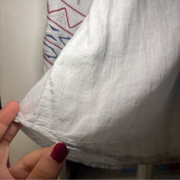 Johnny Was White Blouse with Red and Blue Embroidery - Picture 5 of 16